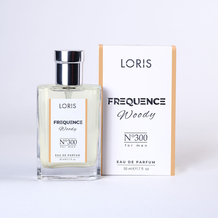E-300 Plus: Eine ungehemmte Erfahrung aus Haselnuss, süßer Pflaume ve frischen ozonischen Noten. Holzig, modern ve maskulin. Jetzt den 50ml Duft online kaufen!